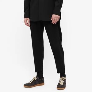 HOMME PLISSÉ ISSEY MIYAKE EASY FIT PANTS
BLACK
